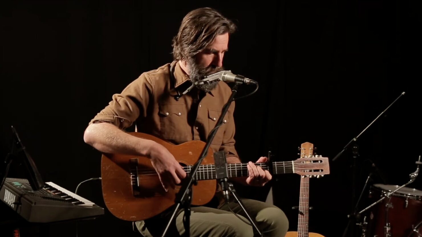 Tyler Ramsey propose des joyaux acoustiques solo « New Lost Ages » en direct au WFUV