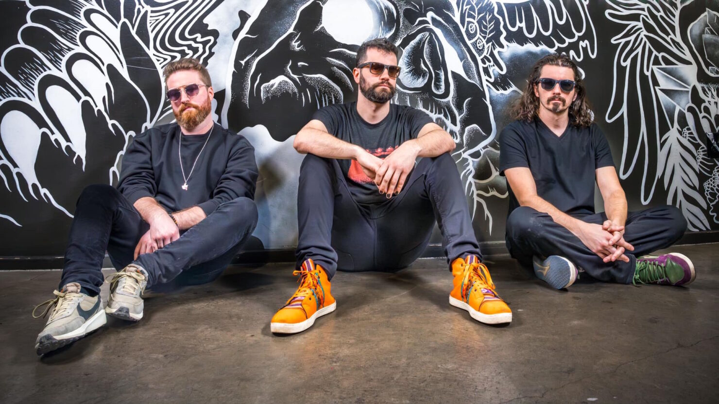 lespecial Mélange Slayer, T-Mobile Ringtone, Phil Collins et plus encore sur le nouvel EP Mashup 'Sandwich Cage'