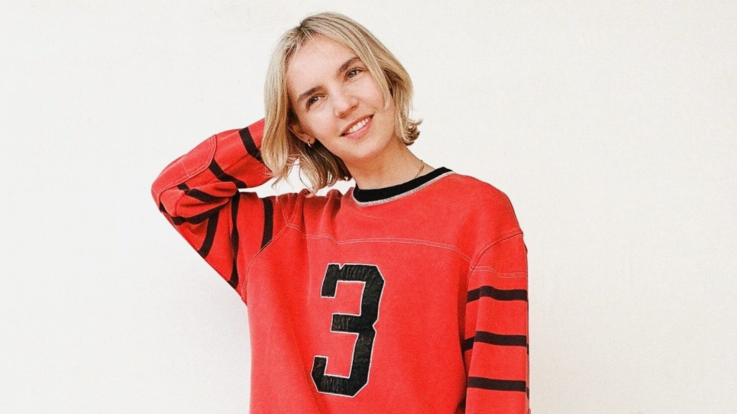 La maison japonaise sort le single « Smiley Face » infusé de country