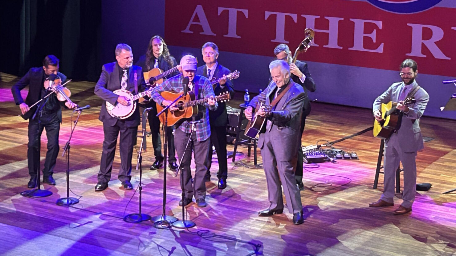 Billy Strings, John Oates et Lukas Nelson rejoignent le groupe Del McCoury au Ryman