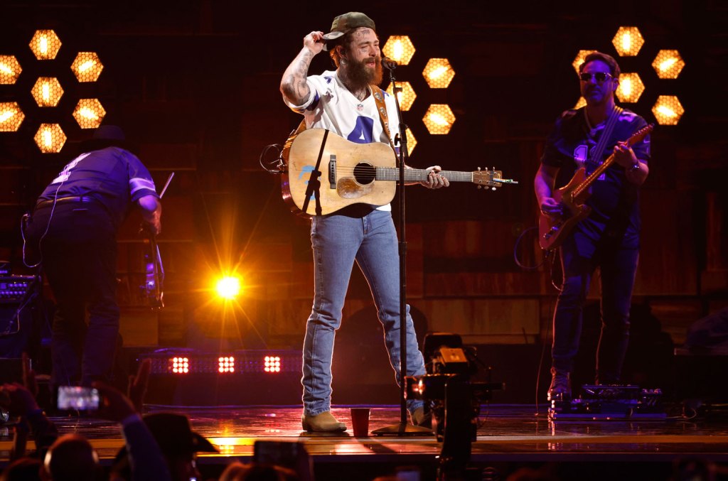 Demandez à Billboard : les artistes avec les 100 numéros 1 les plus chauds seuls et ceux qui ont « reçu de l’aide »