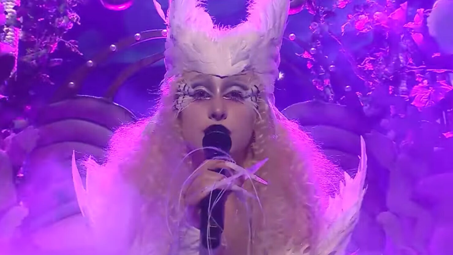 Regardez le coloré « Bonne chance, bébé ! » de Chappell Roan.  Performance sur "Fallon"