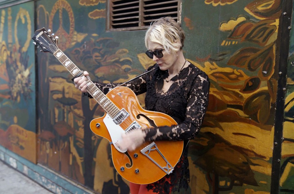 Shawna Virago réfléchit à la musique country LGBTQ : « Nous brisons le moule et nous sommes les gardiens de la flamme »