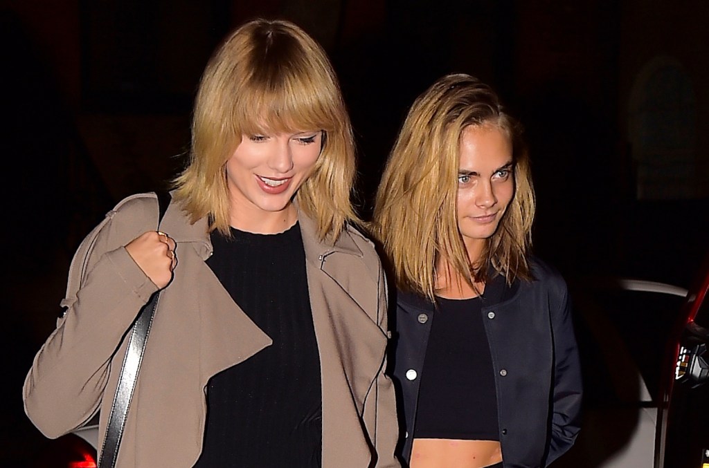 Taylor Swift voit le « Cabaret » de Londres, avec son amie de longue date Cara Delevingne, entre les dates de sa tournée
