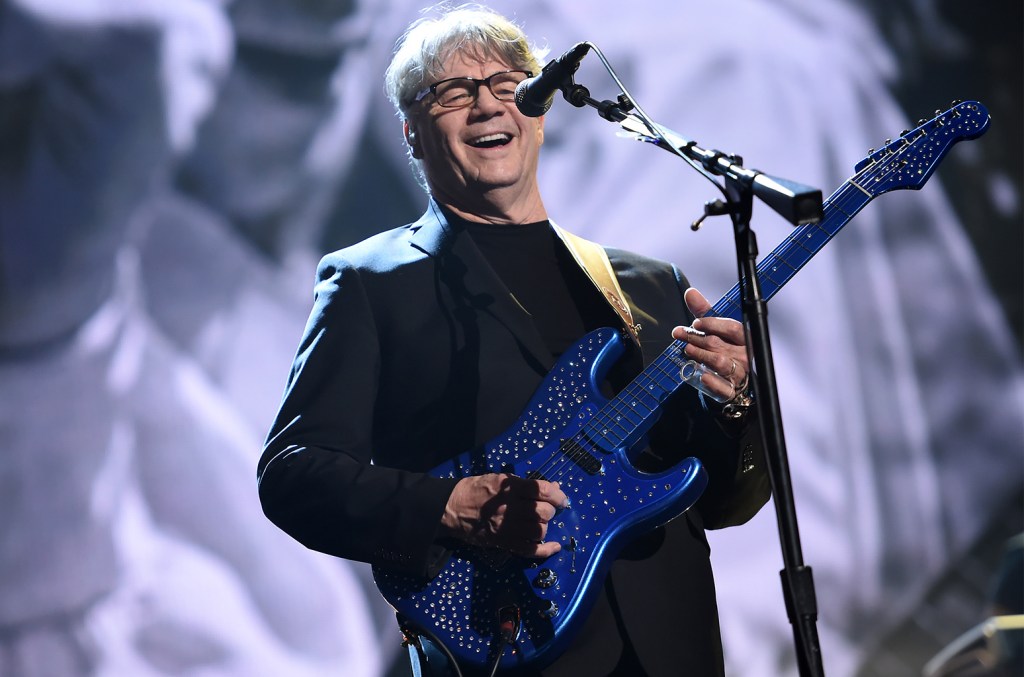 Voici la réaction de Steve Miller à l'interpolation d'Eminem sur "Abracadabra" dans le nouveau single "Houdini"