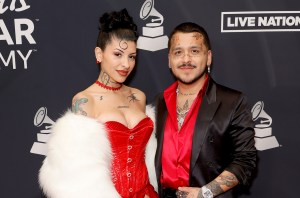 Cazzu et Christian Nodal assistent au gala de la personnalité de l'année 2022 de la Latin Recording Academy en l'honneur de Marco Antonio Solis à la Michelob ULTRA Arena le 16 novembre 2022 à Las Vegas, Nevada.