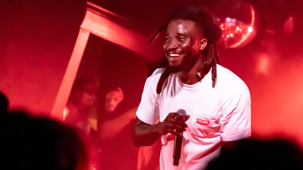 Comment Shaboozey a hissé un tube à la fois « ancien » et « moderne » au numéro 1 : une analyse sonore de « A Bar Song (Tipsy) »