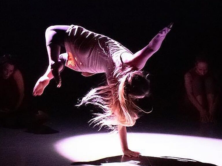 Critique du festival Capital Fringe 2024 : « Partings : Dances of Letting Go » (4 étoiles)