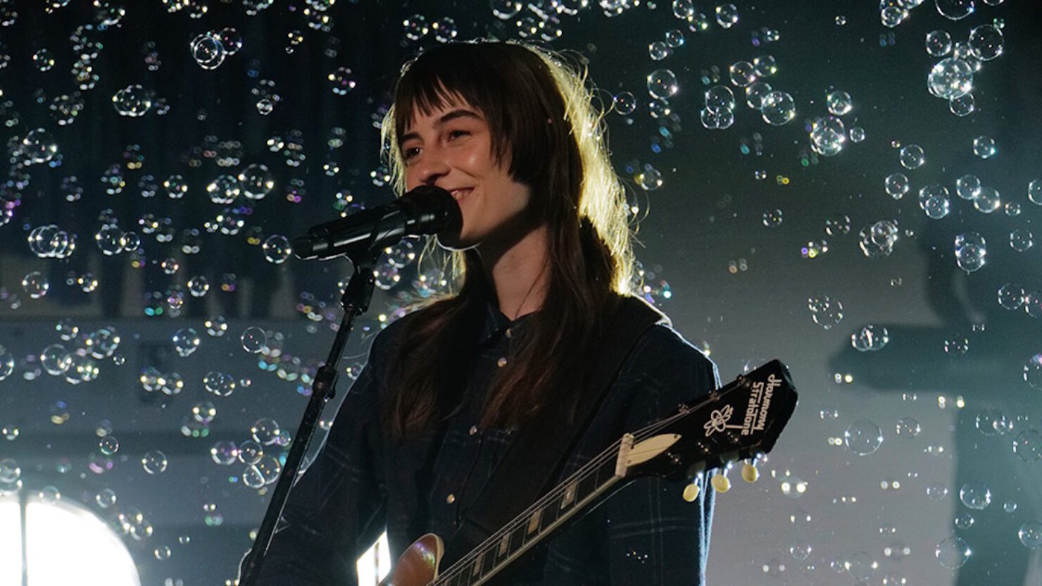 Faye Webster fait ses débuts à la télévision nationale dans « Kimmel »