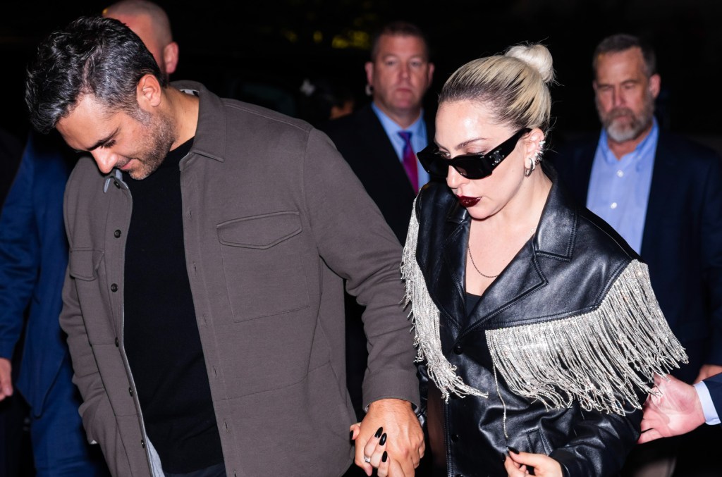 Lady Gaga semble fiancée à Michael Polansky, l'appelant « mon fiancé » aux Jeux olympiques de 2024 à Paris