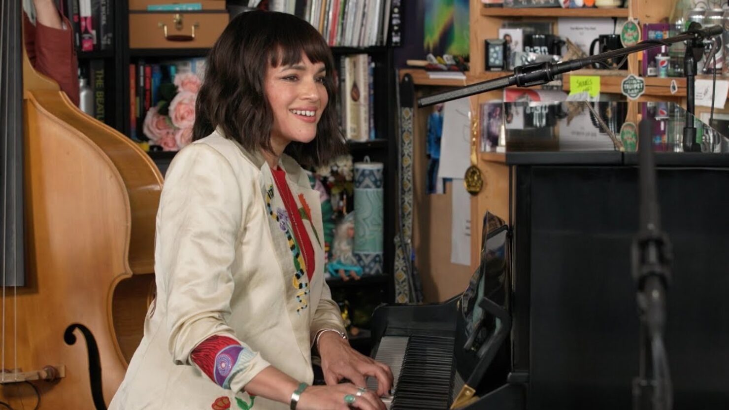 Norah Jones présente « Visions » au « Tiny Desk Concert »