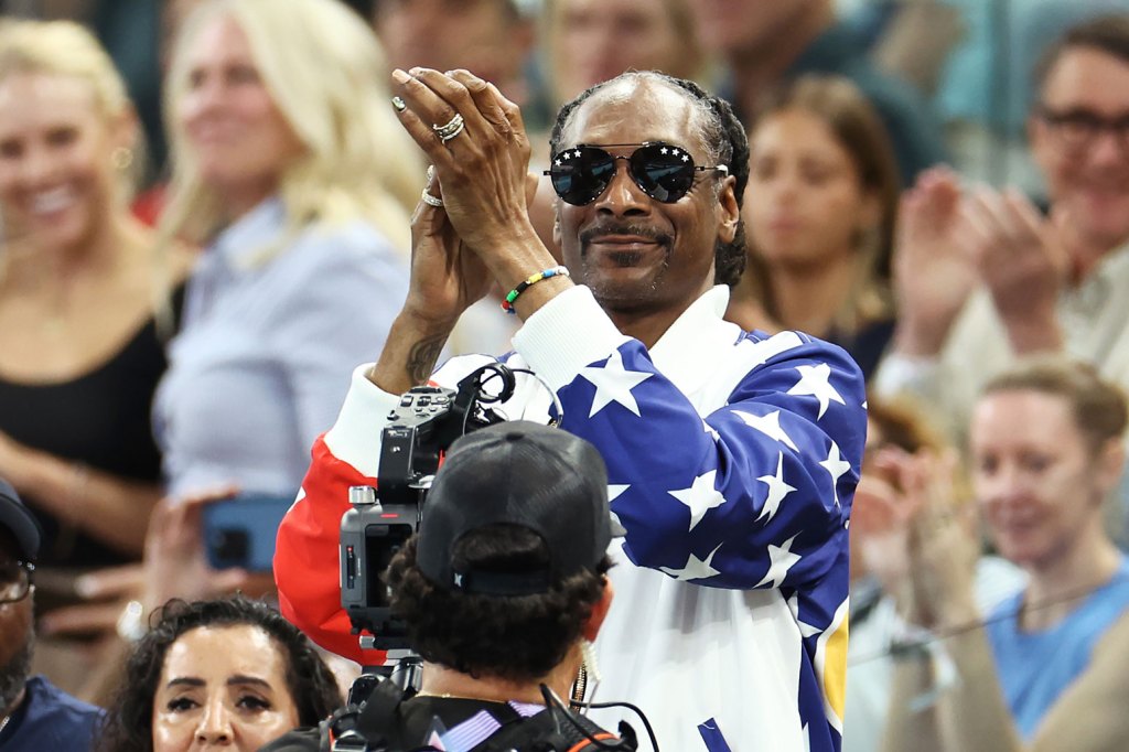 Regardez Snoop Dogg lancer une soirée dansante improvisée avec Simone Biles aux Jeux olympiques de 2024