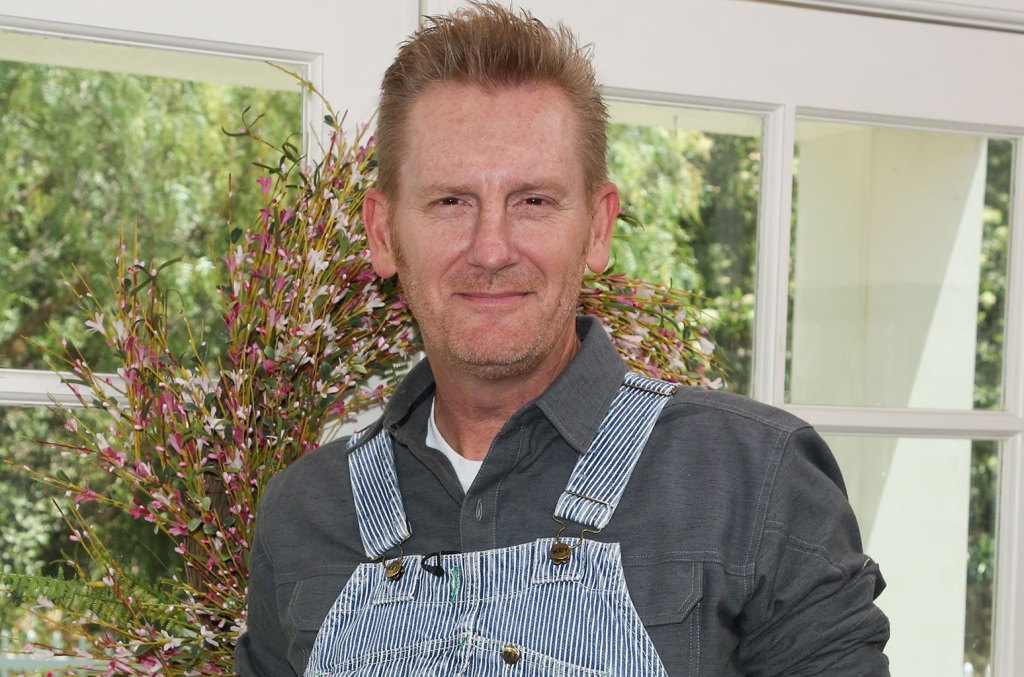 Rory Feek épouse l'enseignante de sa fille et la surprend avec une chanson spéciale « I Do » lors du mariage