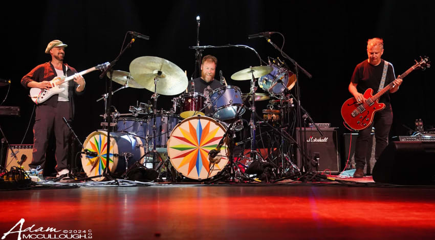 Achetez des billets pour Almost Dead de Joe Russo