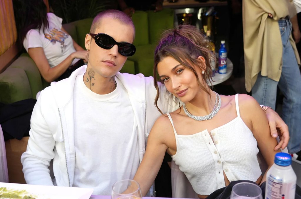 Justin et Hailey Bieber accueillent leur premier bébé