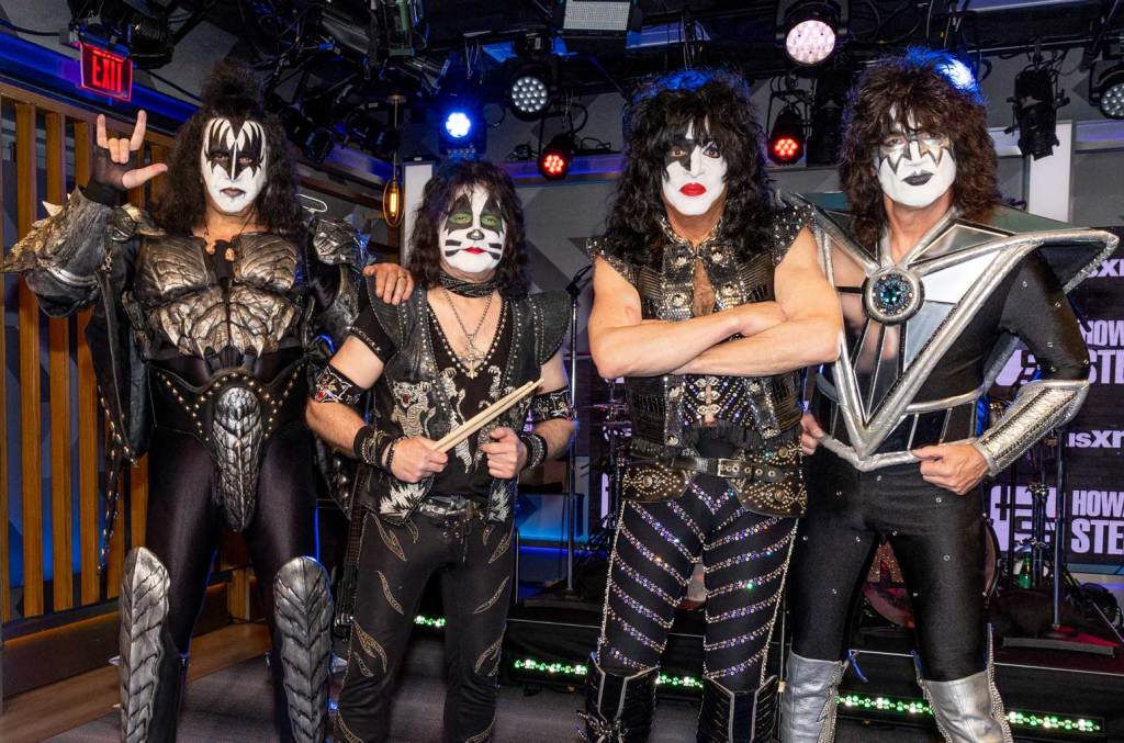 L'ancien guitariste de Megadeth déclare que KISS l'a rejeté à cause de sa taille : « J'étais tellement déçu »