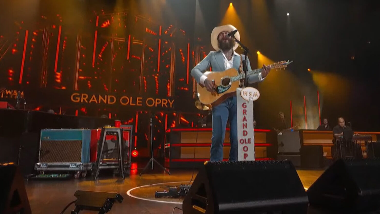 Regardez Post Malone faire ses débuts au Grand Ole Opry avec Brad Paisley, Lainey Wilson, Vince Gill et plus