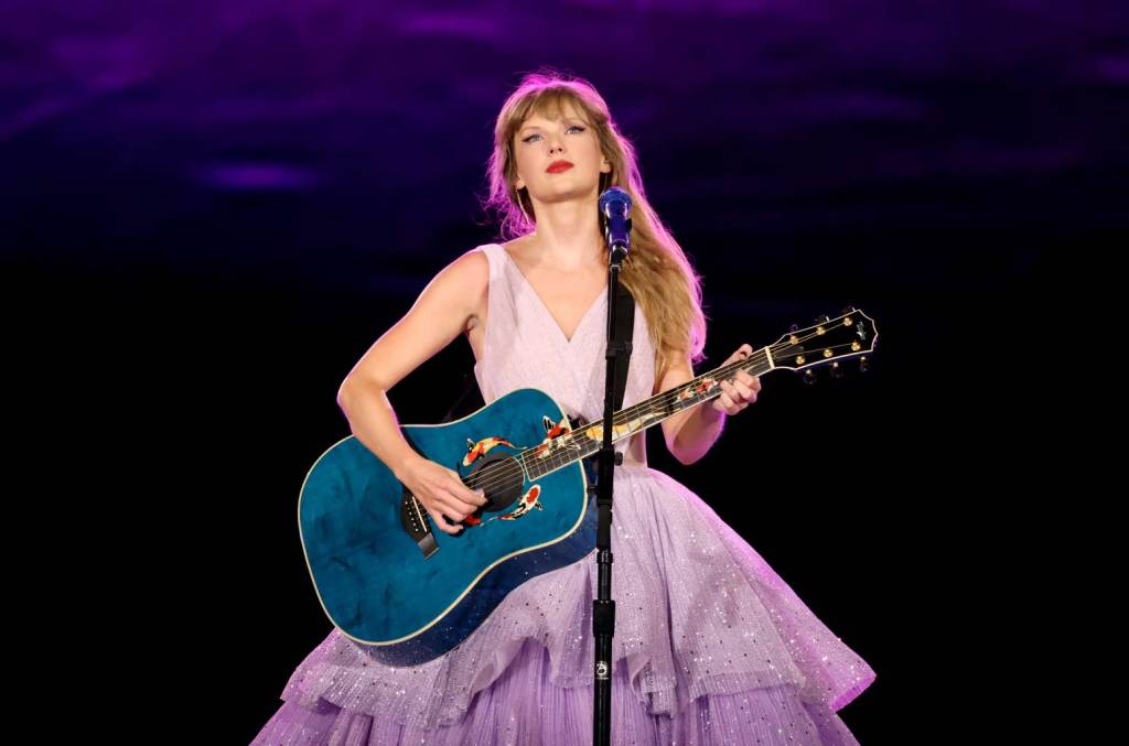 Tony Goldwyn, présentateur du DNC, a déclaré qu'un soutien de Taylor Swift ou de Beyoncé à Kamala Harris serait « significatif »