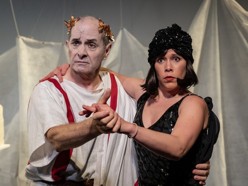 Dans « The Man Ray Project », l'Alliance for New Music-Theatre joue du dadaïsme pour rire