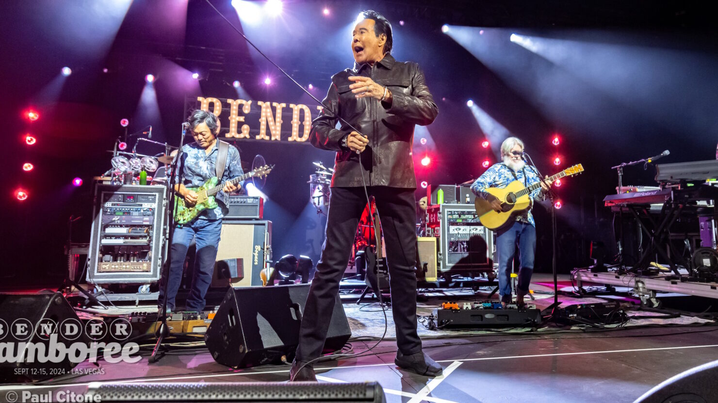 L'incident du fromage à cordes accueille Wayne Newton au Bender Jamboree