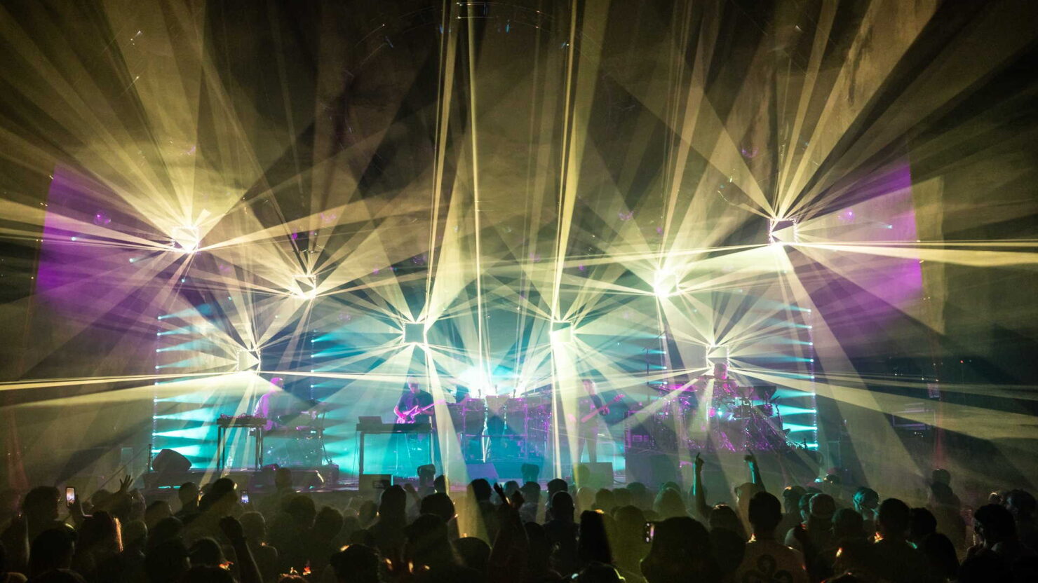 STS9 fait appel à Emancipator et EAZYBAKED pour le concert du réveillon du Nouvel An 2024