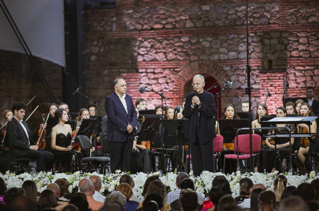 À l'intérieur du festival où la musique rencontre la diplomatie