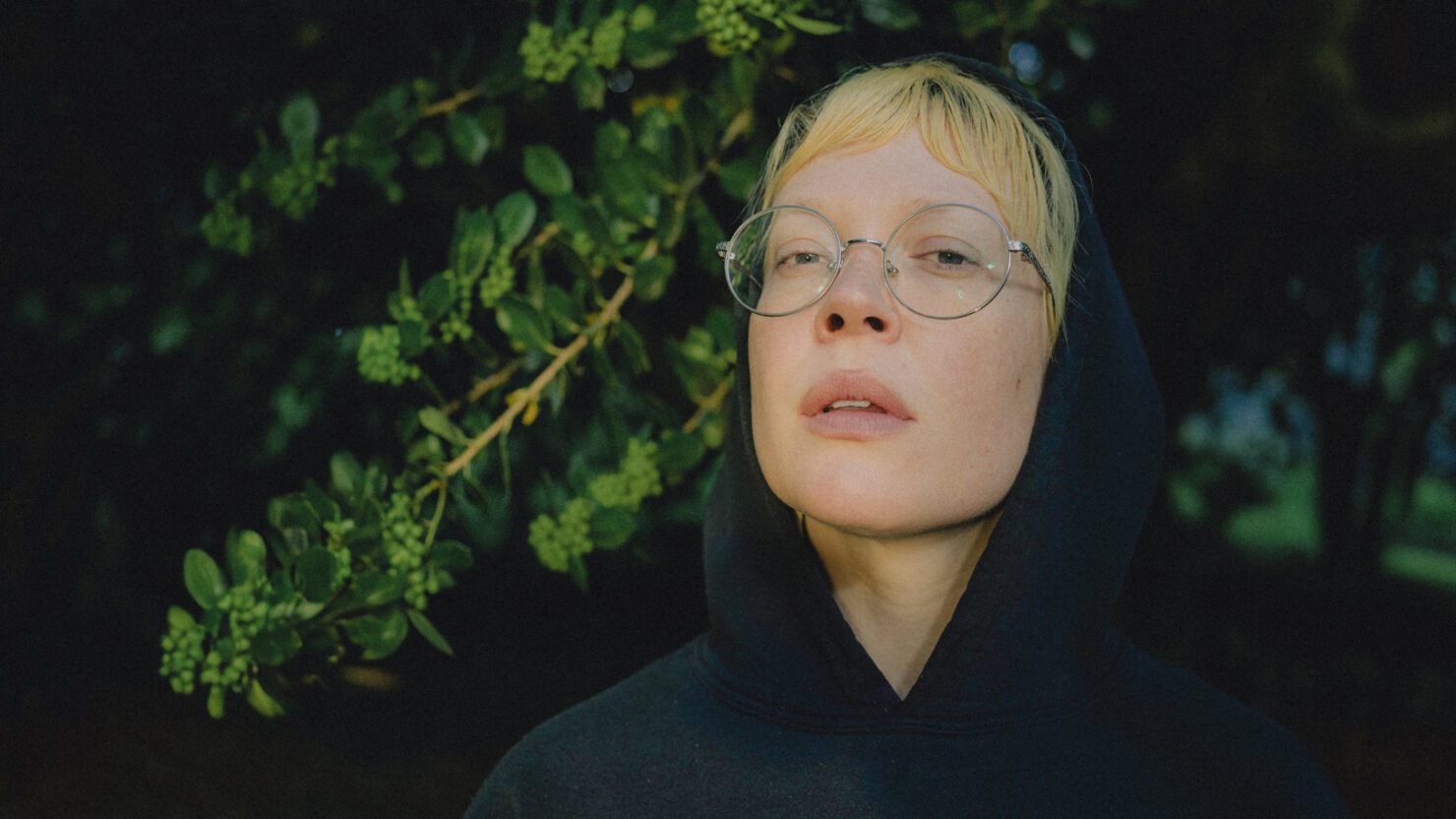 Daughter Of Swords recrute de vieux amis pour « Alone Together », la première nouvelle musique depuis 2020