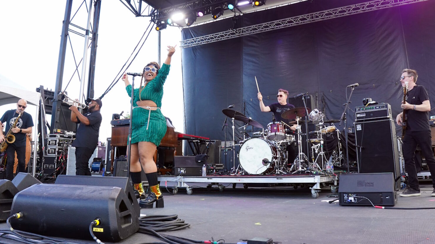 Galactic commence à déployer les dates de sa tournée hivernale 2025 avec Jelly Joseph
