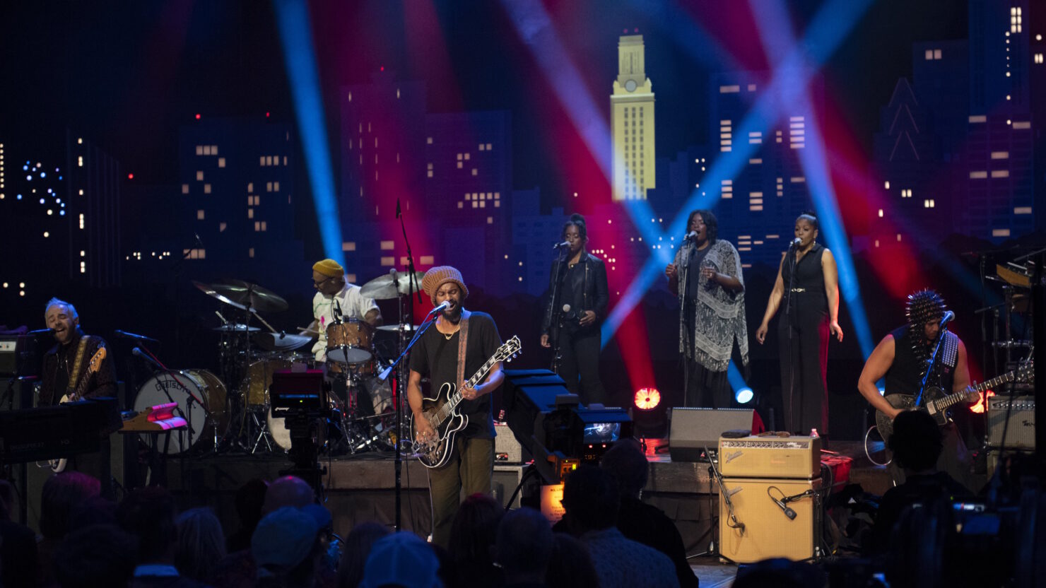 Regardez Gary Clark Jr. amener le funky Stevie Wonder co-écrire « What About The Children » sur la scène « Austin City Limits »