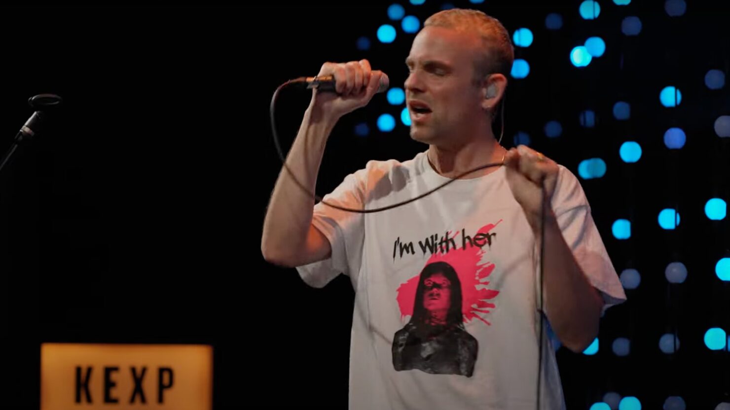 Amen Dunes apporte des « blagues sur la mort » à KEXP