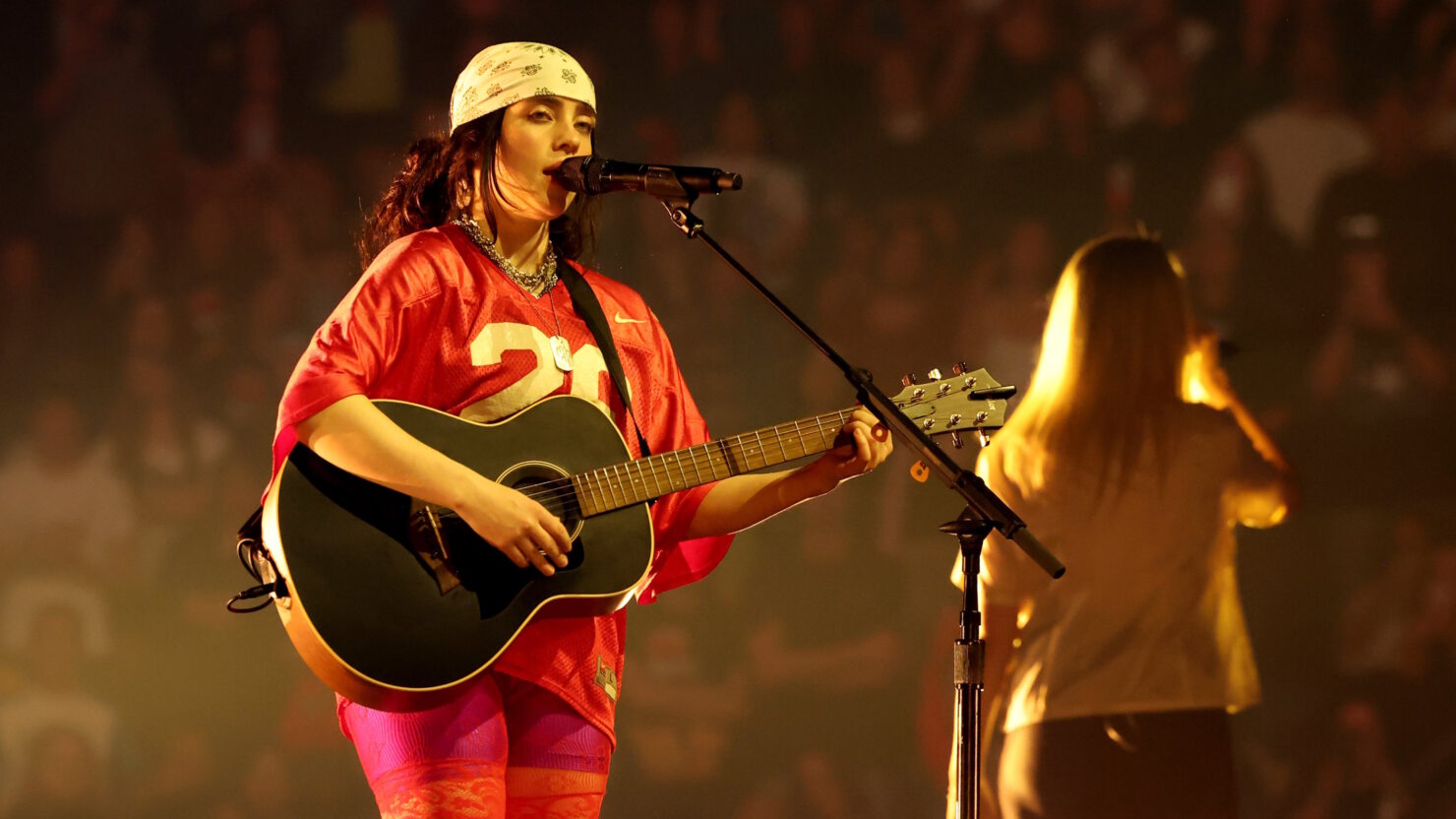 Bille Eilish répond à la victoire de Trump et livre une couverture surprise des Beatles à Nashville