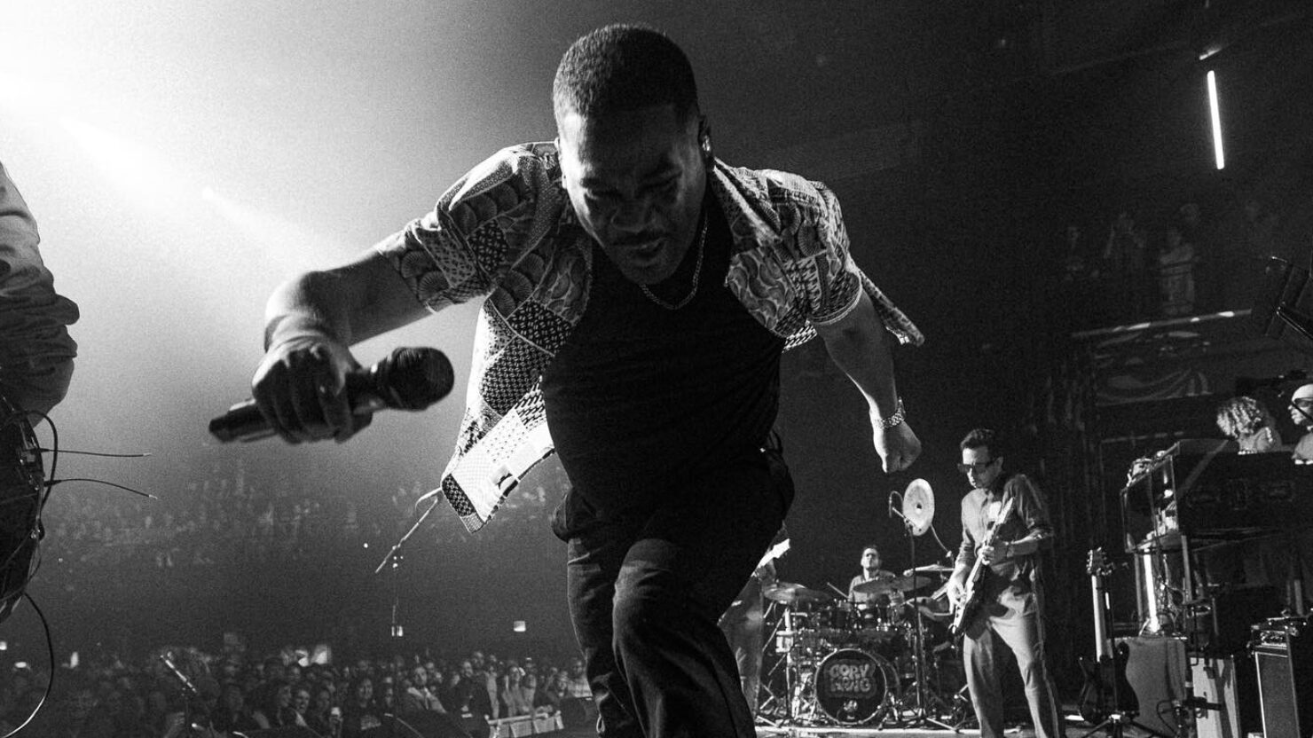 Cory Wong accueille Antwaun Stanley à Chicago pour le favori de Vulfpeck, Earth Wind & Fire Cover