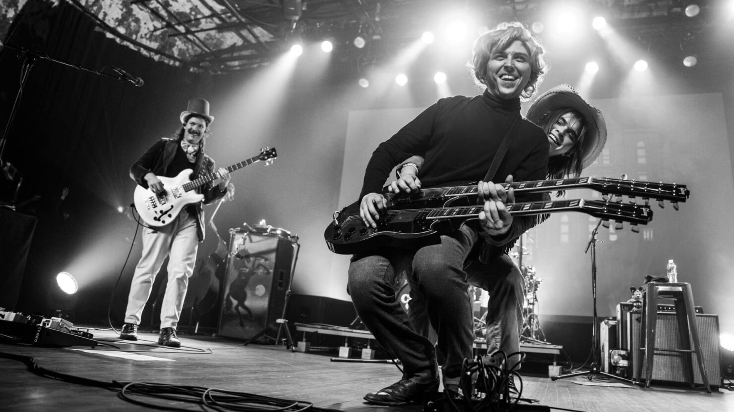 Daniel Donato présente le spectacle d'Halloween sur le thème de Wonka de la Cosmic Chocolate Factory à Milwaukee