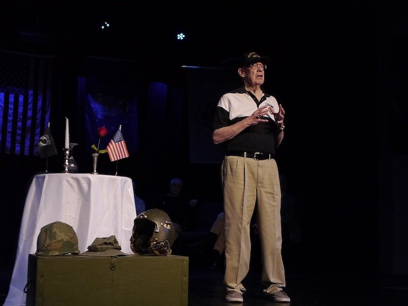 Expériences personnelles brutes dans « Voices from Vietnam » au Journey Theatre