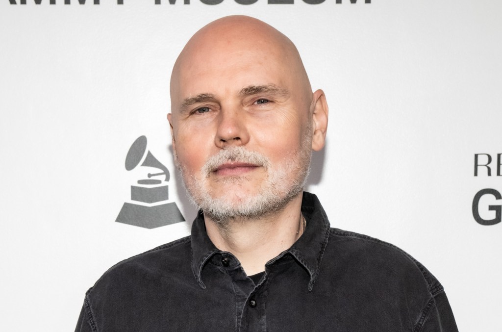 La belle-mère de Billy Corgan pense que Bill Burr est son demi-frère