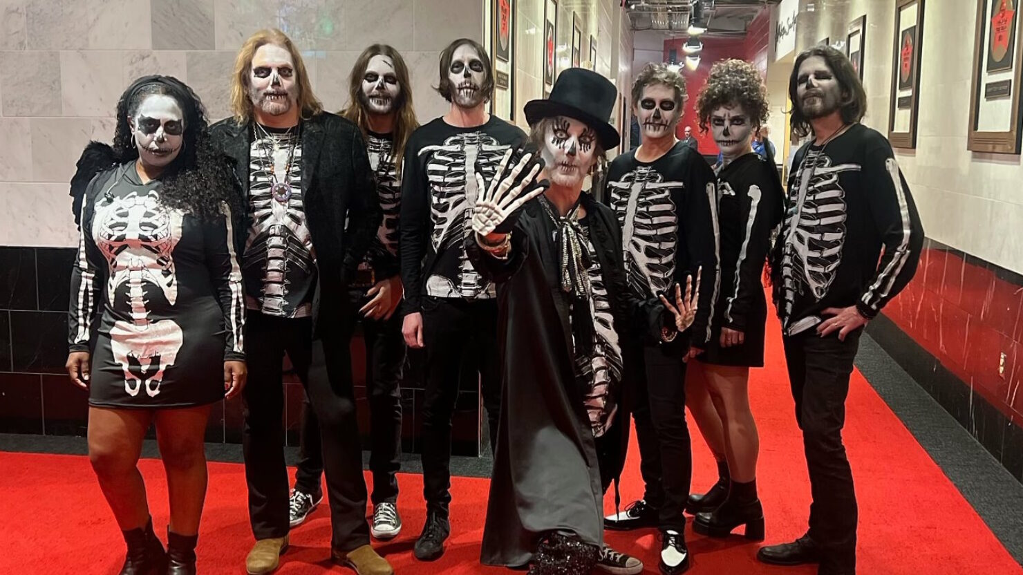 Les Black Crowes mélangent des reprises obscures dans la setlist d’Halloween dans le Connecticut