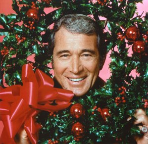 Perry Como dans une photo publicitaire pour un spécial vacances en 1975.