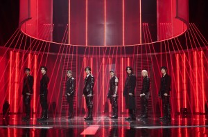 Stray Kids se produit pour les Billboard Music Awards 2024.