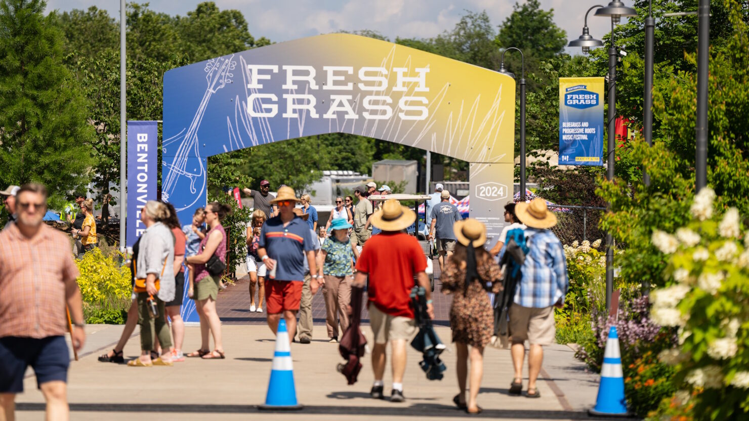 Lukas Nelson, Béla Fleck et Shakey Graves en tête d'affiche du festival FreshGrass Bentonville 2025