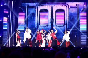 ENHYPEN se produit lors du programme musical MBC « Show Champion » au MBC Dream Center le 7 août 2024 à Goyang, Corée du Sud.