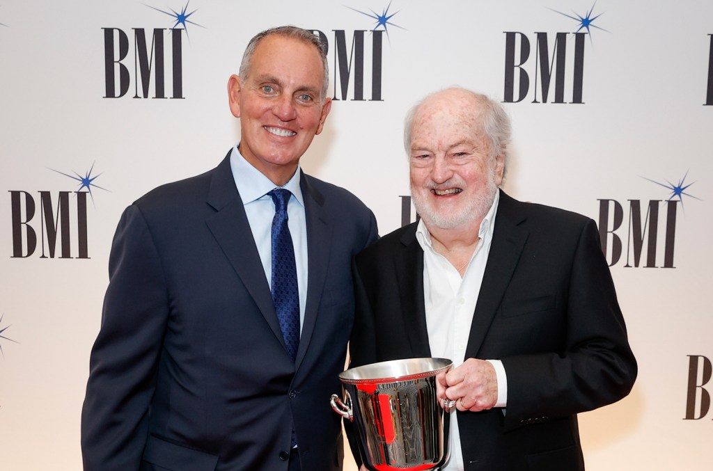 Graham Lyle reçoit le BMI Icon Award aux BMI London Awards 2024