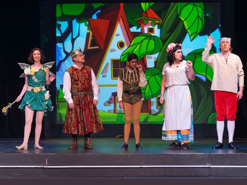 "Jack and the Beanstalk", le panto annuel des joueurs britanniques, est à la hauteur