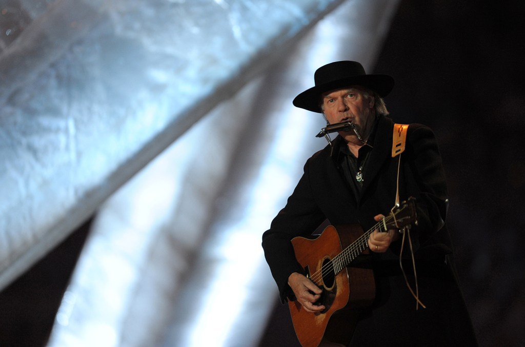 Neil Young dépoussière "Pardon My Heart" pour sa première représentation en 50 ans