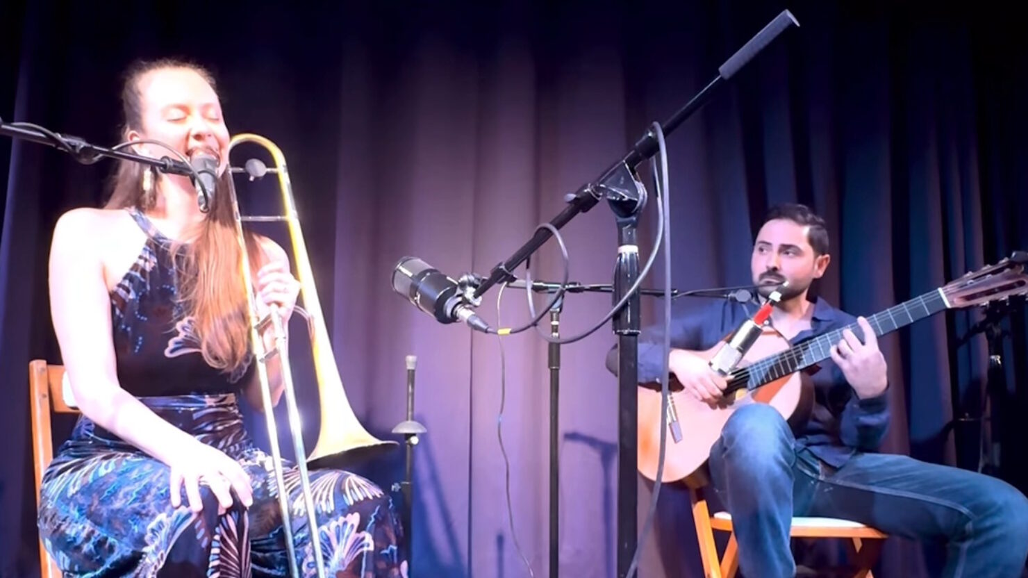 Regardez la superbe performance de Natalie Cressman et Ian Faquini "I'll Be Home For Christmas"