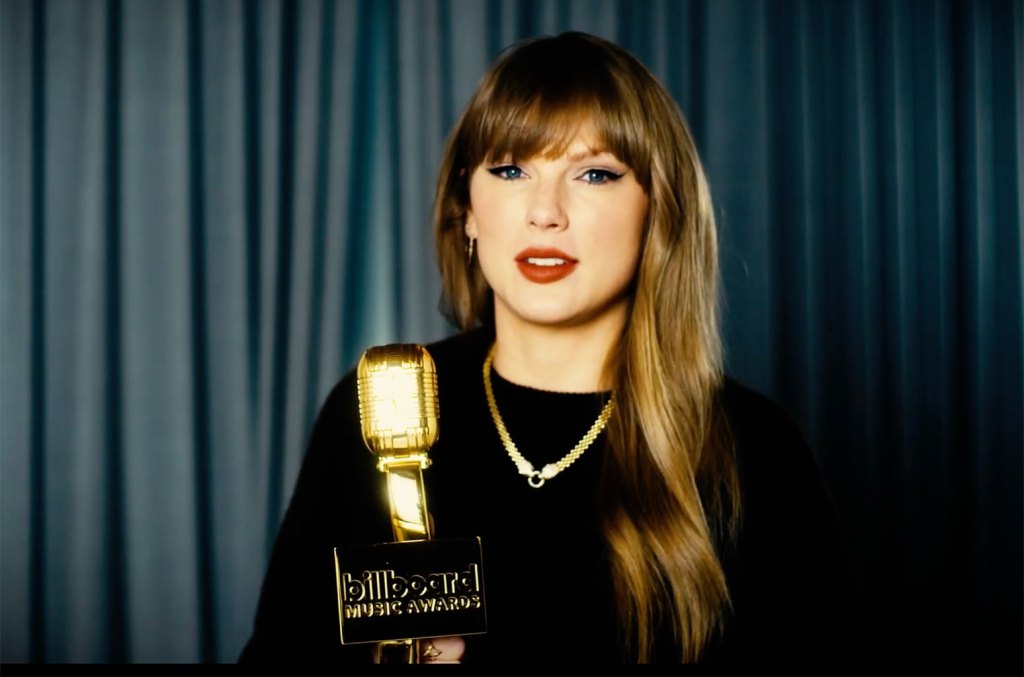 Taylor Swift qualifie 10 nouveaux Billboard Music Awards de « le plus beau cadeau d'anniversaire en avance »