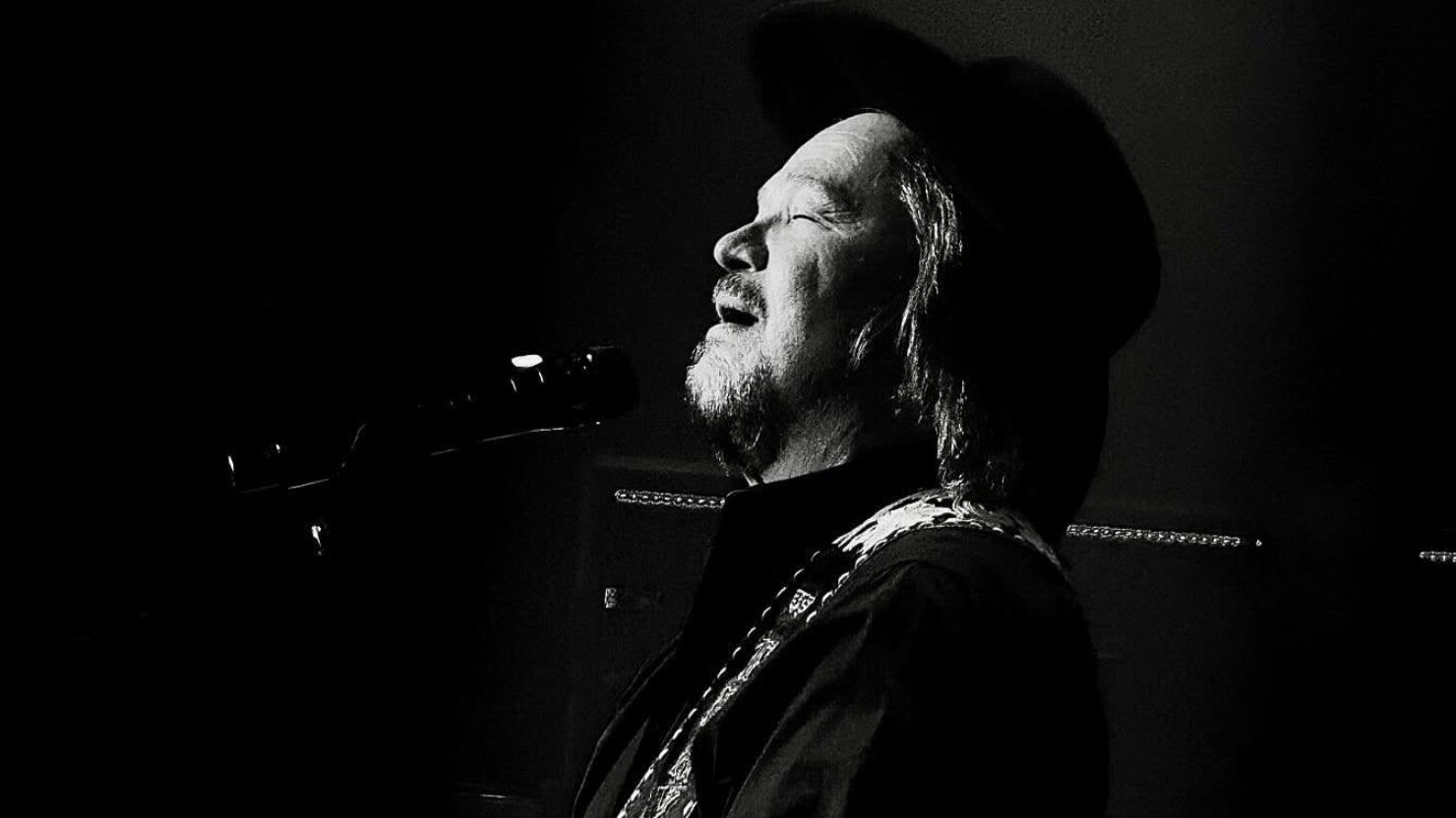 Travis Tritt présente les dates de la tournée 2025