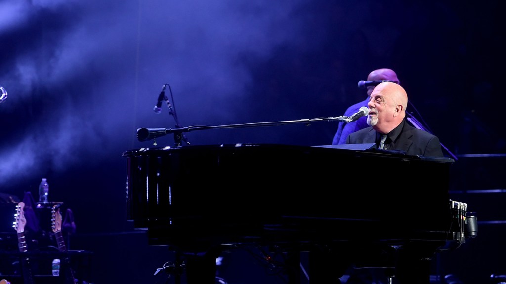 Billy Joel fait équipe avec Jason Bonham pour jouer « Whole Lotta Love » au concert du réveillon du Nouvel An