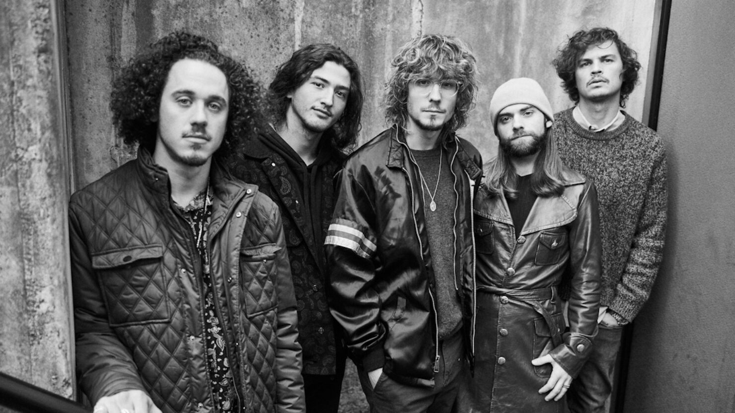 Dogs In A Pile reporte le concert des Troubadours en raison des incendies de forêt à Los Angeles