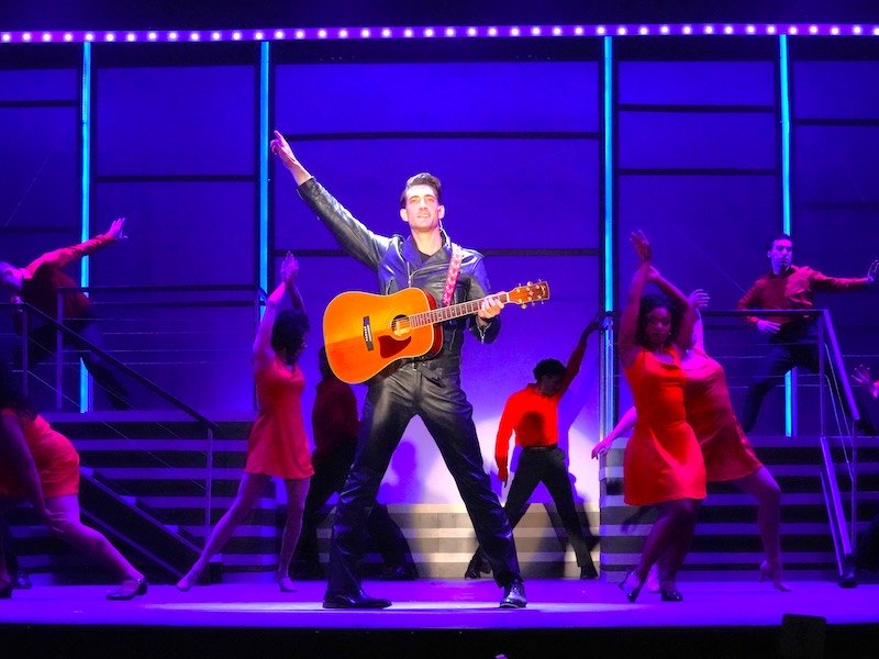 « Heartbreak Hotel » regarde à l'intérieur d'Elvis au Riverside Center for the Performing Arts