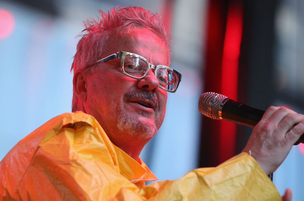 Mark Mothersbaugh de Devo gagne 1 million de dollars par an grâce au thème « Ridiculousness » de MTV